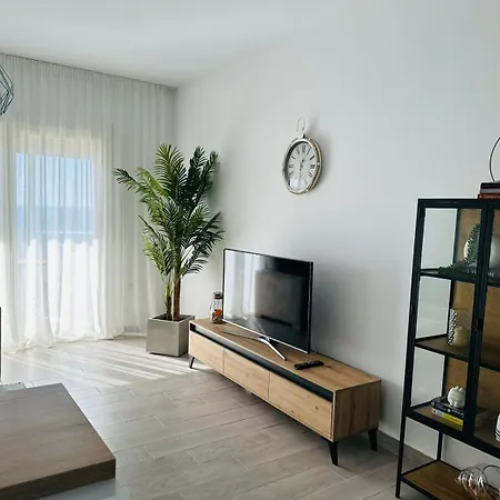 Sunny Hill Apartment *